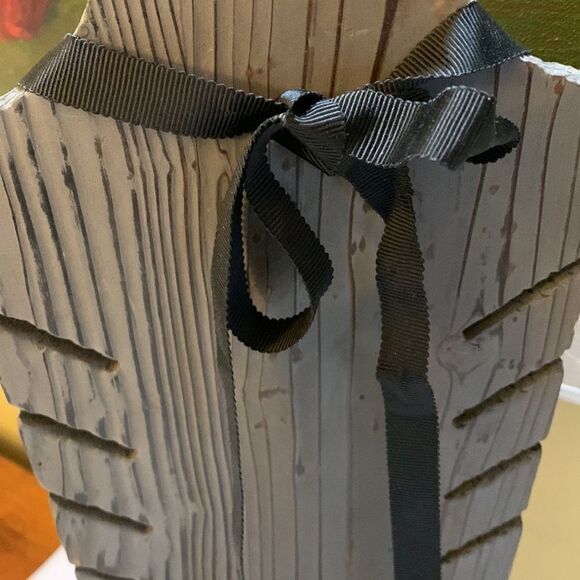 Animal print chain-link and black ribbon necklace. - Picture 3 of 3